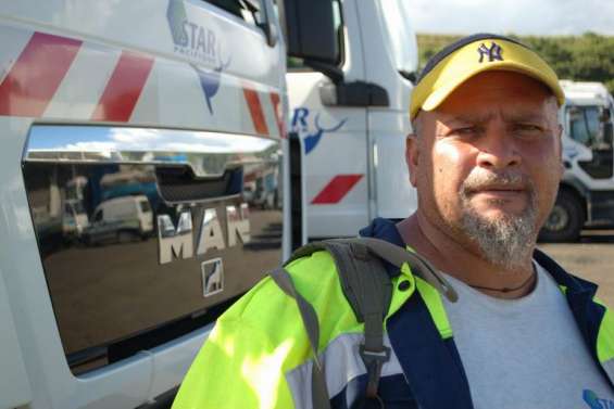 Déchirement au Soenc commerce