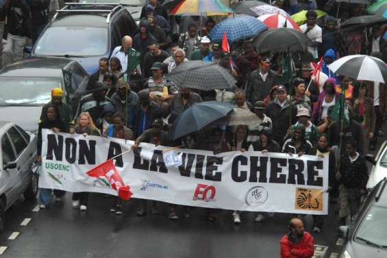 En colère contre la vie chère