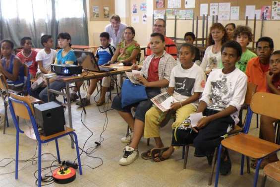 Tapis rouge au collège