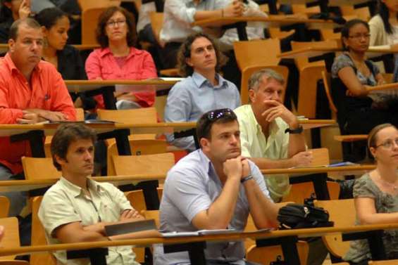 La fac fait de l'œil aux patrons