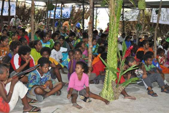 Fête chrétienne aux couleurs Iaai