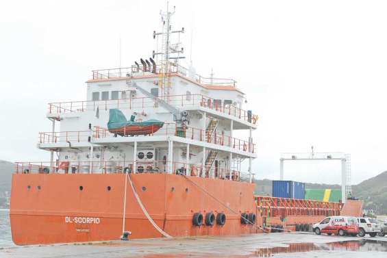 Trois bateaux pour les Îles