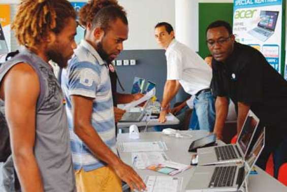 L'ordi encore loin devant