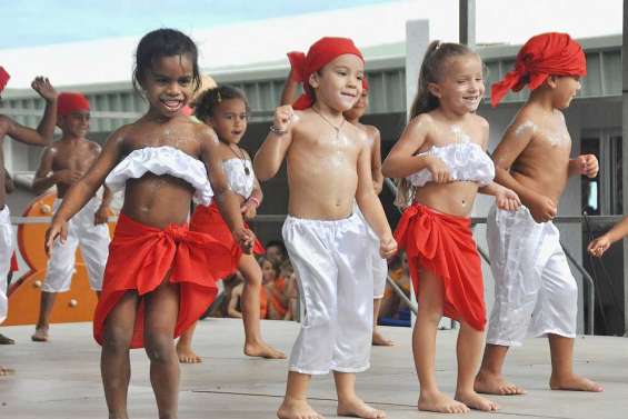 Les parents entrent dans la ronde