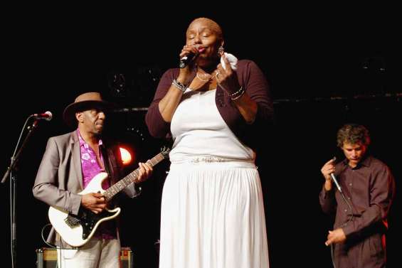 Du blues grand ouvert