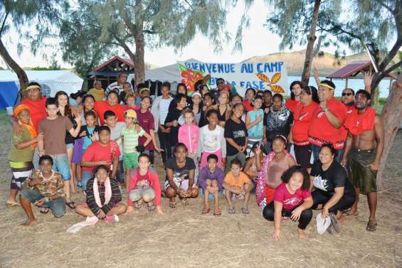 Les uns avec les autres