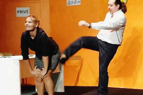 Les saltimbanques apprivoisent le Cochon d'Inde au Mont-Dore