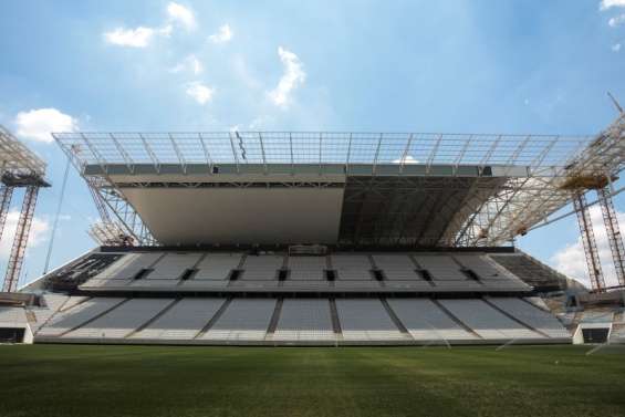 Sao Paulo : Un stade et des curieux