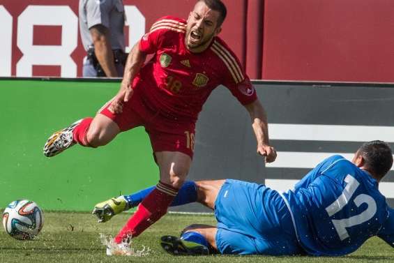 Alba menace un journaliste