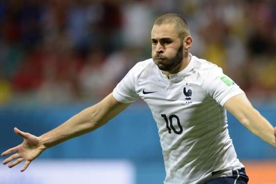 Les Bleus favoris pour la presse locale