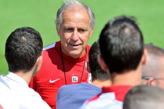Girard : «A fond derrière les Bleus»
