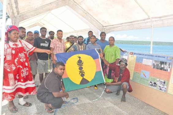 Une journée de réflexion autour du FLNKS