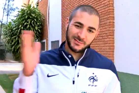 EN VIDEO - Equipe de France : Une journée avec Benzema au Brésil