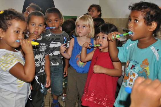 Croquer l'école à pleines dents