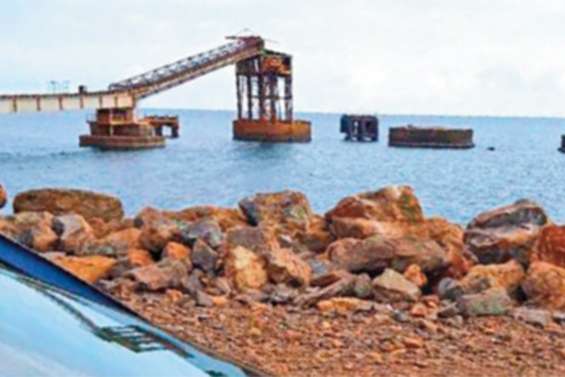 A Thio, le chargement des sites miniers  de la SLN a été fermé