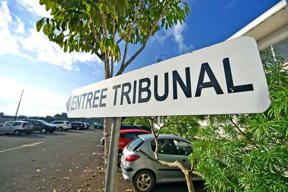 La crise de jalousie se transforme en torture par le feu