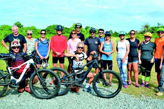Les prestataires touristiques découvrent le vélo électrique à Déva