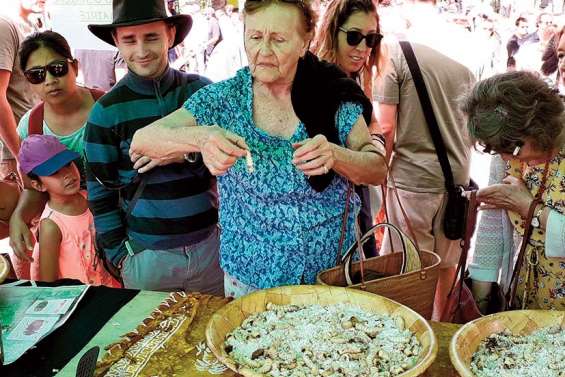 Plus de 2000 personnes ont pris d’assaut Farino et ses vers de bancoule