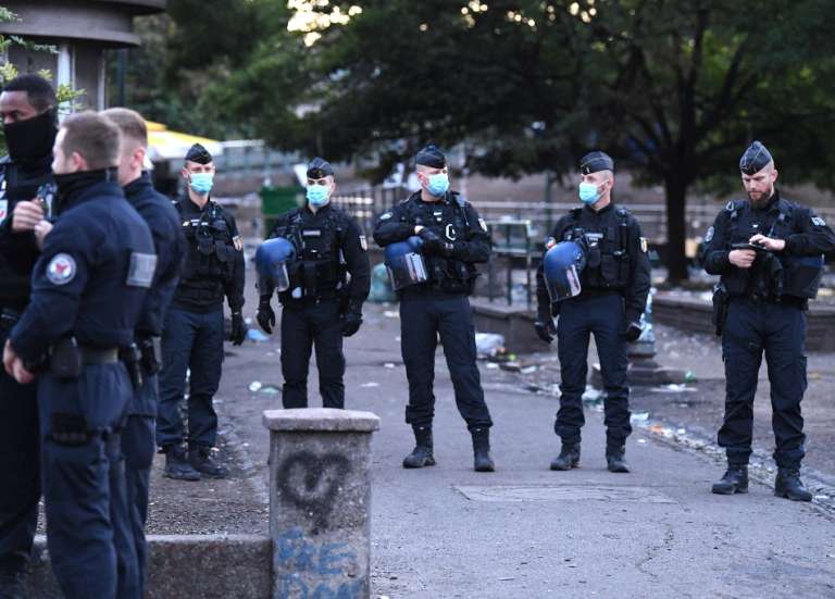 Crack à Paris: évacuation du campement de Forceval par la police 