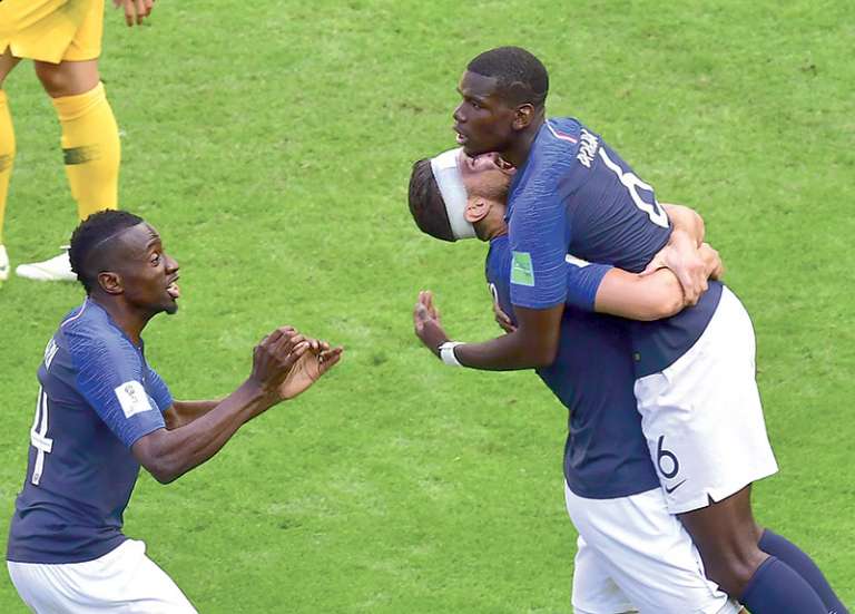 Un premier tour difficile pour les Bleus