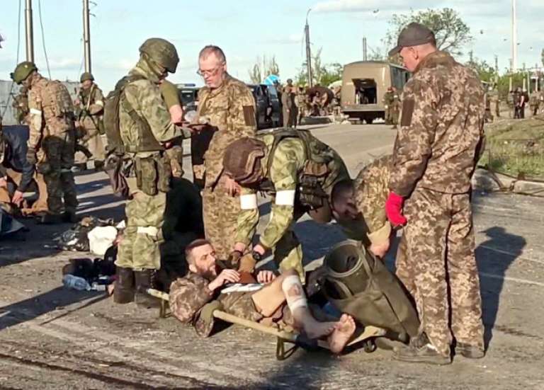 Des prisonniers à Marioupol et une frappe meurtrière au nord de Kiev