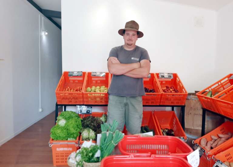 La Foa : le jeune agriculteur Marc-David Ollivier lance son commerce