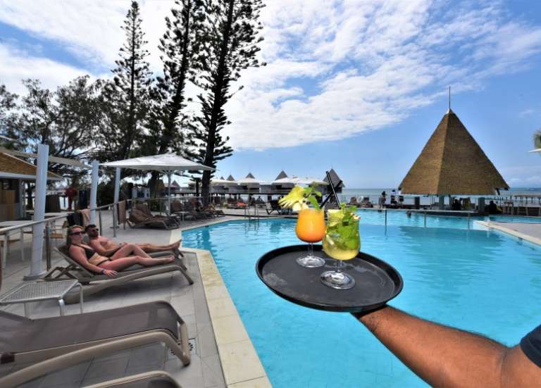 Tourisme : la Nouvelle-Calédonie est-elle vraiment à la traîne par rapport à la Polynésie française ?