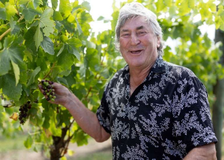 John Ashworth, l’ancien All Black devenu vigneron après une dégustation en France