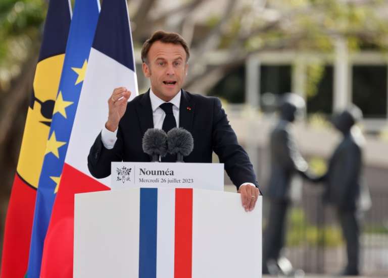 Avenir institutionnel : Macron propose une rencontre à Paris pour relancer le dialogue