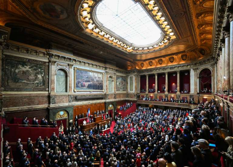 Emeutes : depuis Paris, plusieurs parlementaires pour une mission de dialogue