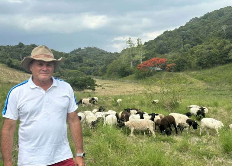 [MAGAZINE] Angelo Devaud, l’homme qui compte les moutons