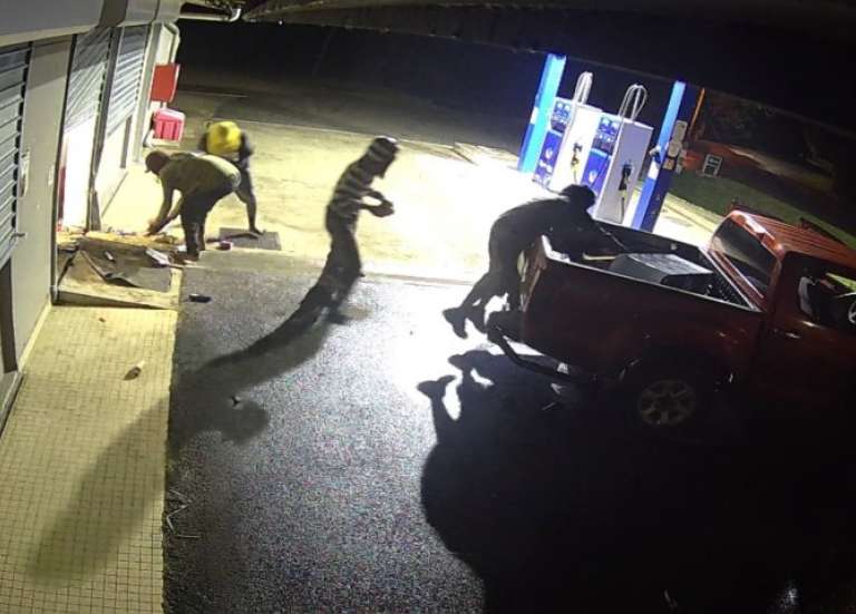 Un sixième homme incarcéré pour le casse à la voiture-bélier de Moindou