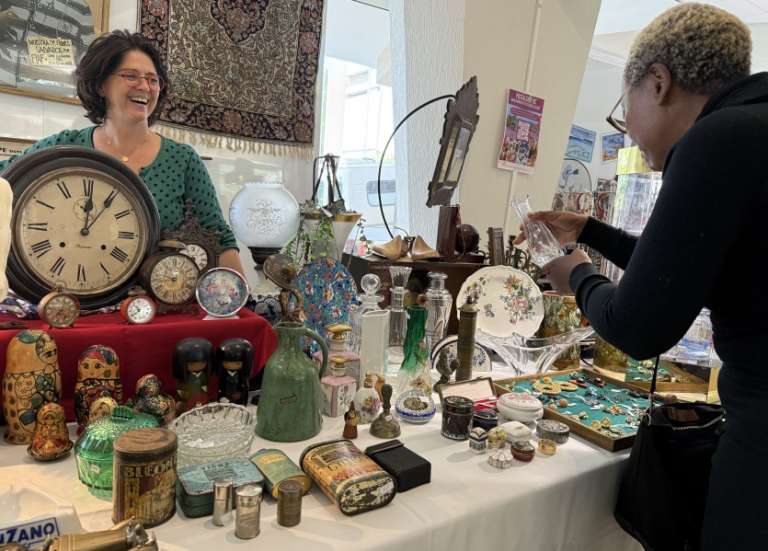 Trente-cinq exposants pour célébrer la passion des objets rares