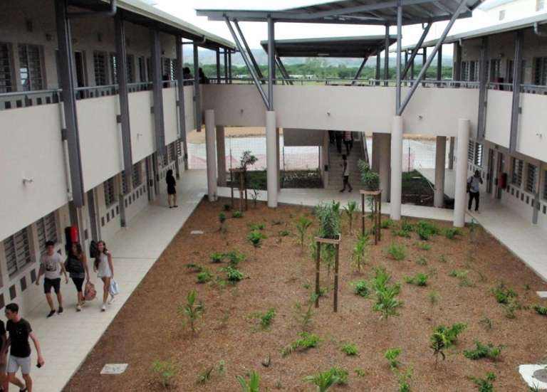 Le proviseur du lycée agricole de Pouembout, poursuivit pour atteintes sexuelles, sera jugé le 25 novembre