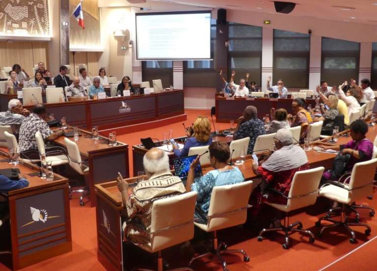 Le Congrès se prononcera lundi sur le report des provinciales