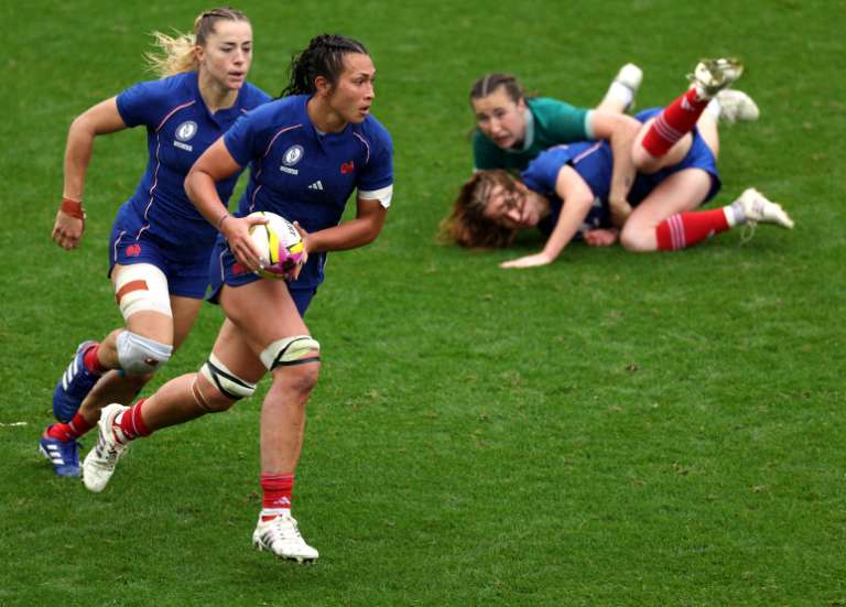 Mondial féminin de rugby : la France en demies par un trou de souris