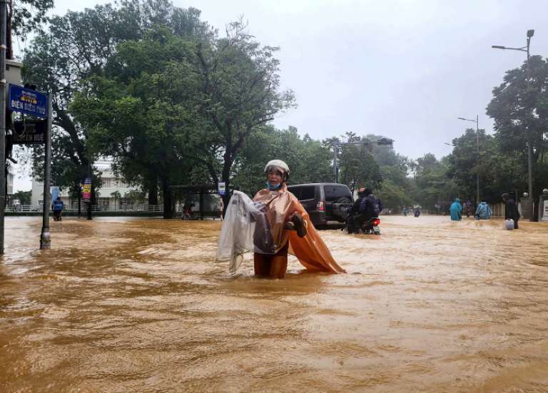 Pluies torrentielles au Vietnam : quatre morts et 100 000 maisons inondées