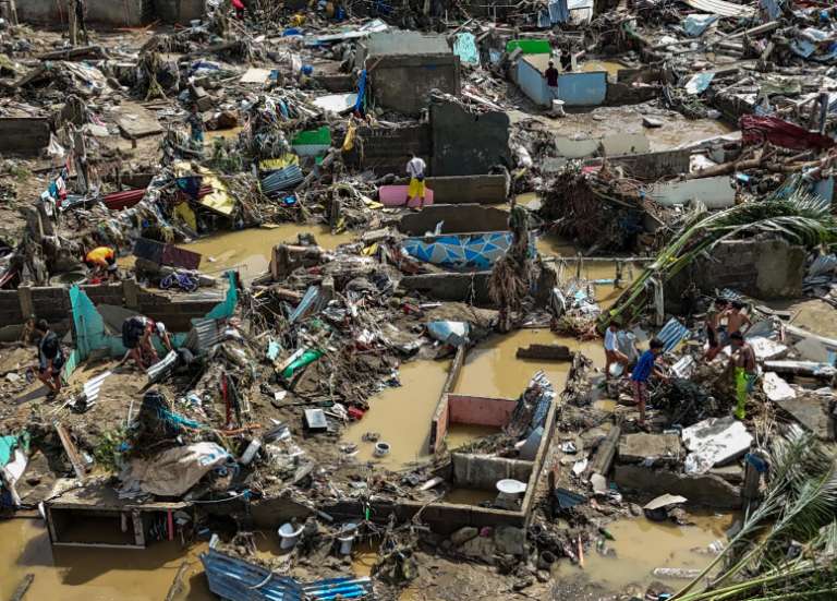 Aux Philippines, le bilan du typhon Kalmaegi monte à 140 morts