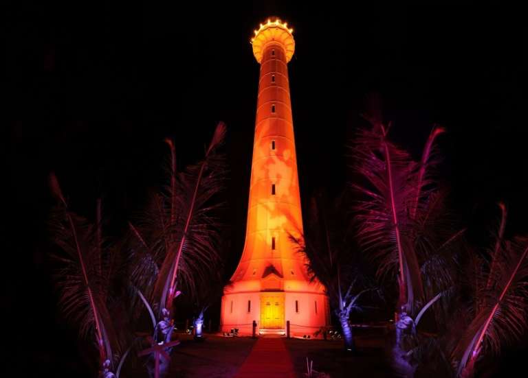 Pour ses 160 ans, le phare Amédée se pare de couleurs jusqu’à samedi