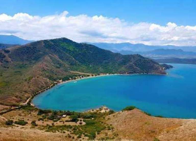 Mort suspecte en baie Toro : le corps d’un homme découvert dans une voiture