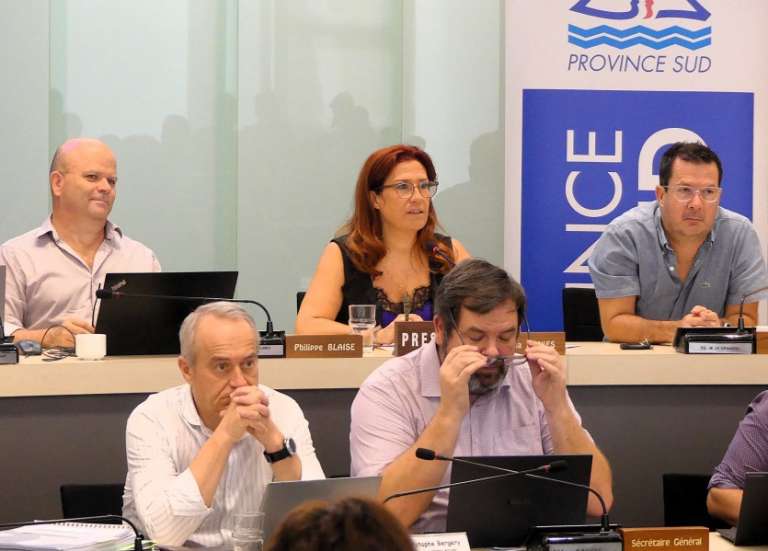 Sans garantie de l’État, la province Sud adopte un budget 2026 incertain