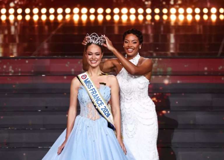 Miss France 2026 : Hinaupoko Devèze, Miss Tahiti, remporte le titre, Juliette Collet en première dauphine