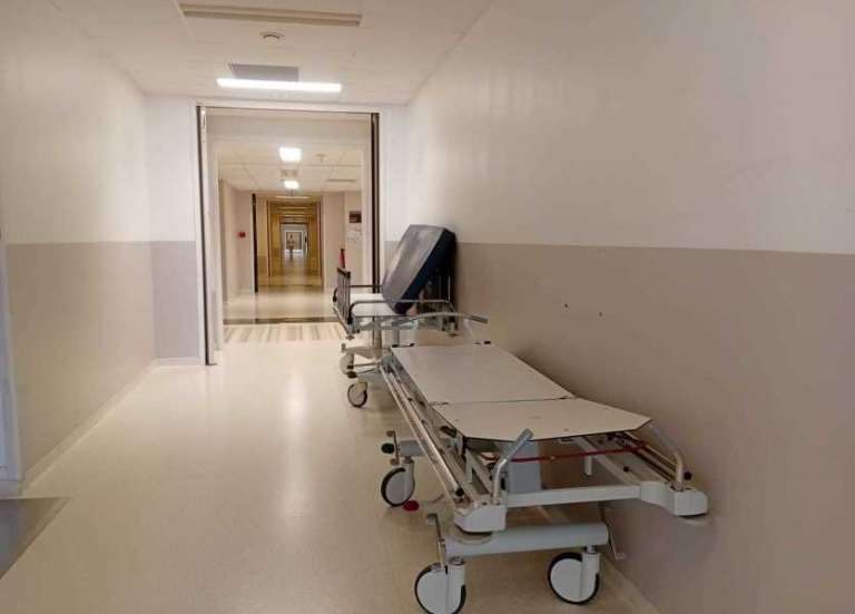 Pénurie et épuisement : les soignants interpellent le Congrès pour voter une