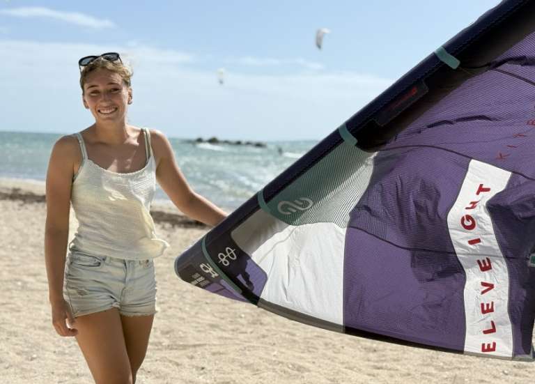 Phoebe Rocher, la Calédonienne qui s’envole vers les sommets du kitesurf mondial