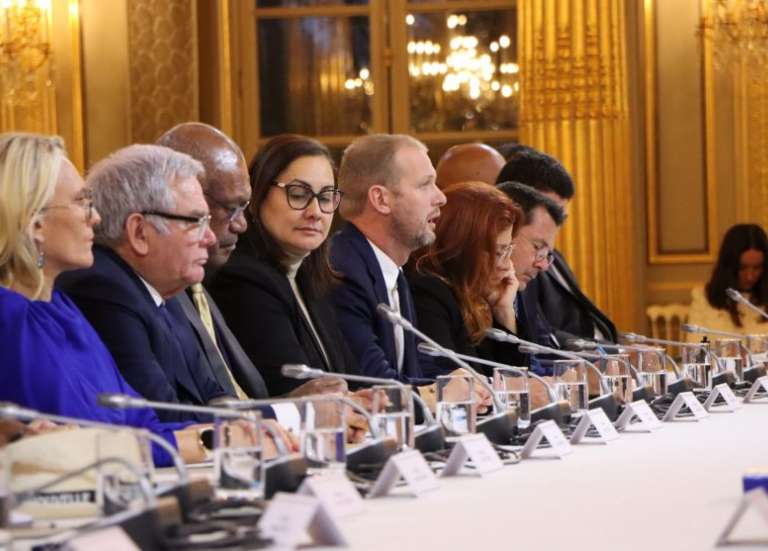 Chercher le consensus, avancer les provinciales, appliquer Bougival… Les délégations présentent leurs solutions à l’Élysée