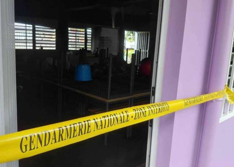 Dumbéa : un incendie endommage deux salles de classe de l’école Jack-Mainguet