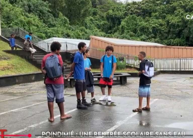 La météo perturbe la rentrée, une nouvelle ligne de bus entre Rivière-Salée et Portes-de-Fer... le JT de Caledonia du 16 février