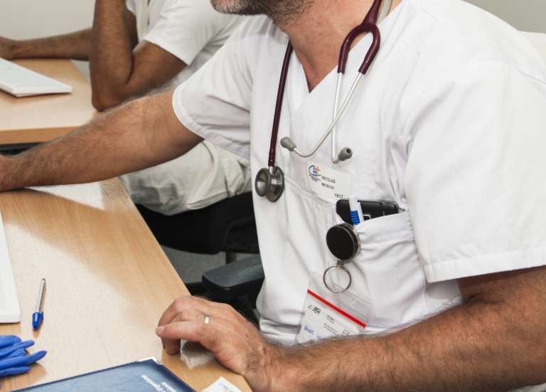 Une première réforme du statut des praticiens hospitaliers en cours