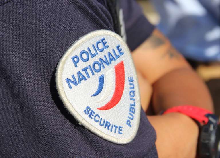 Faux procès-verbal et violences présumées : deux policiers renvoyés devant le tribunal correctionnel