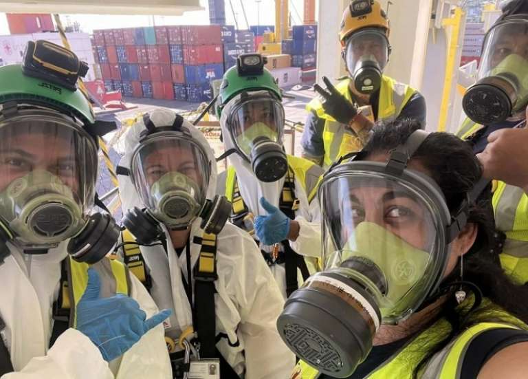 Tahiti : infesté par des grillons, un cargo contraint de passer la nuit au large